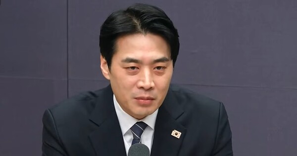 한준호 더불어민주당 의원이 28일 SBS '김태현의 정치쇼'에 출연해 대미투자특별법안 입법 절차에 문제가 없다고 주장하고 있다. ⓒ SBS '김태현의 정치쇼'