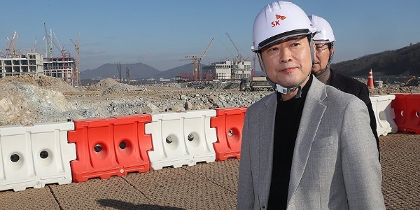 장동혁 국민의힘 대표가 9일 경기도 용인시 용인반도체클러스터 일반산업단지 공사현장을 둘러보고 있다. ⓒ연합뉴스