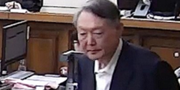 윤석열 전 대통령이 16일 오후 서울중앙지방법원에서 열린 특수공무집행방해, 범인도피교사, 직권남용 권리행사방해 혐의 등 사건에 대한 1심 선고 공판에서 징역 5년을 선고받은 뒤 법정을 나서고 있다. ⓒ서울중앙지법