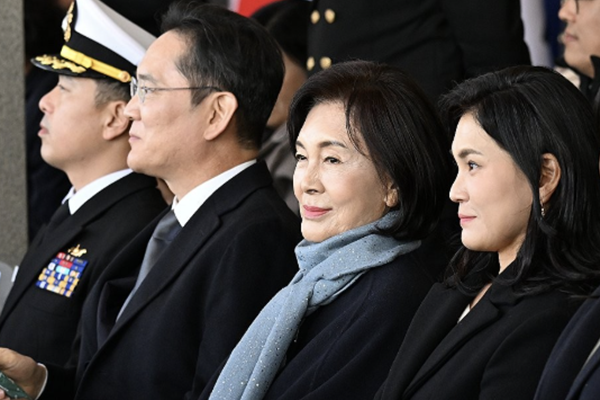 (왼쪽부터) 이재용 삼성전자 회장, 홍라희 리움미술관 명예관장, 이서현 삼성물산 사장이 