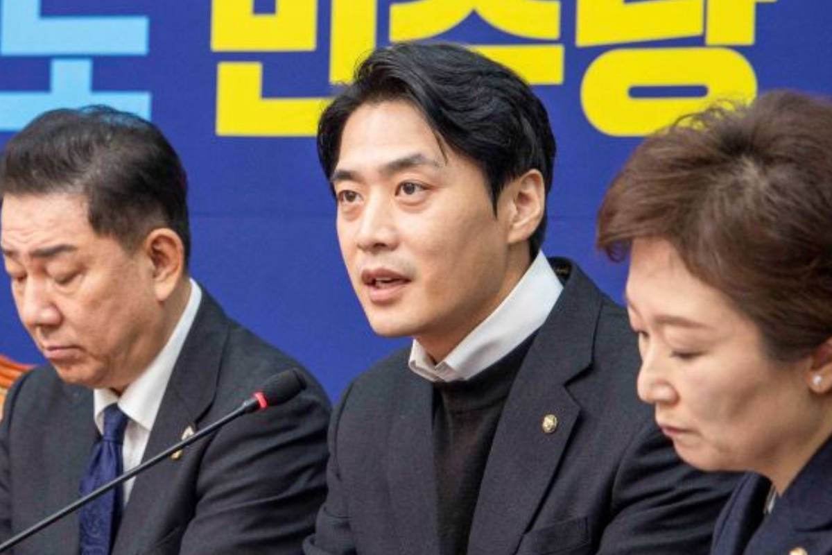 출처 : 더불어민주당 홈페이지