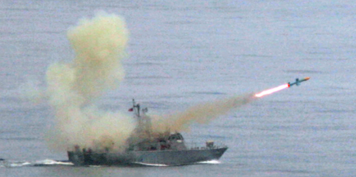 2007년 5월 16일 대만군이 구축함에서 미국 무기인 하푼 미사일을 발사하고 있다. ⓒAP/뉴시스