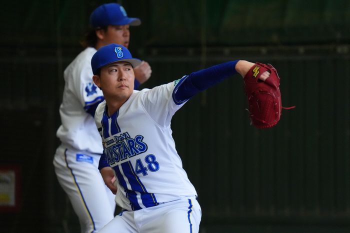 최고 155km의 직구와 낙차 큰 스플리터가 장점인 교야마 마사야. ⓒ 롯데자이언츠