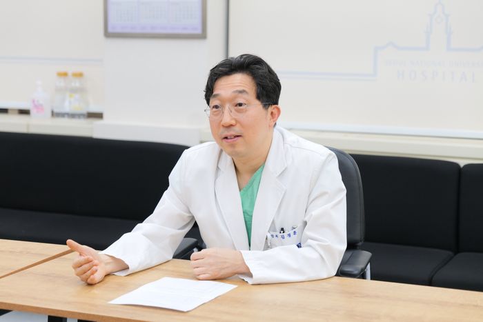 김정훈 서울대병원 소아안과 교수가 데일리안과 인터뷰를 진행하고 있다. ⓒ서울대병원