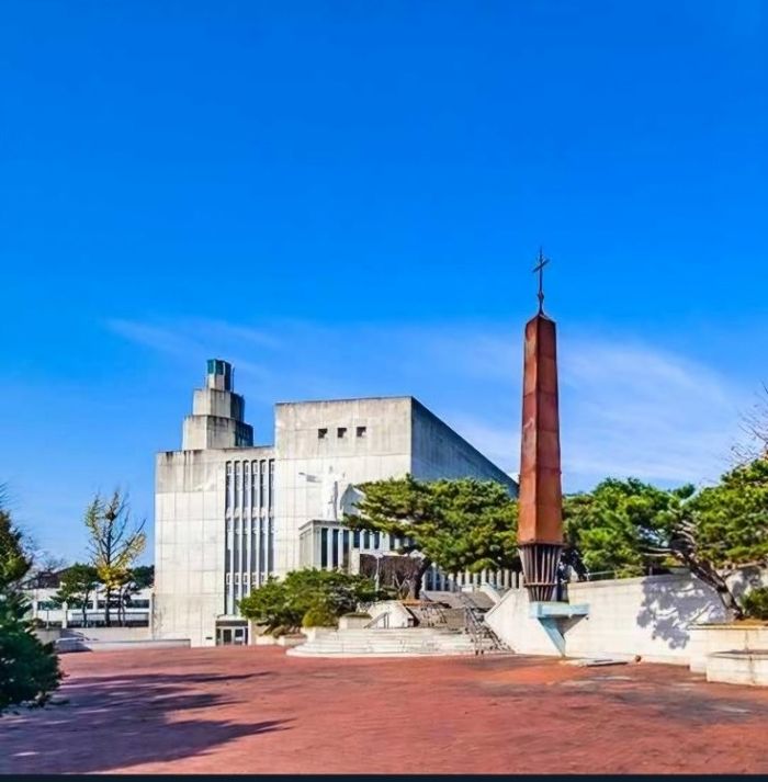 ⓒ노출콘크리트공법으로 지은 100주년 기념성당