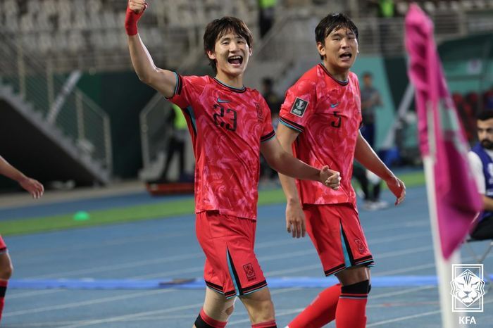 U-23 축구대표팀 신민하가 18일(한국시각) 사우디아라비아 제다 킹 압둘라 스포츠 시티에서 열린 2026 아시아축구연맹(AFC) U-23 아시안컵 8강전 대한민국 vs 호주 경기에서 헤더 결승골을 성공시키며 세리머니를 하고 있다. ⓒ 대한축구협회