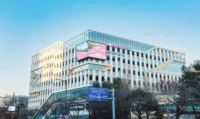 군포시청사에 설치한  홍보전광판ⓒ군포시 제공