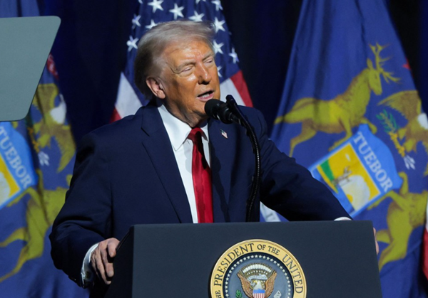 도널드 트럼프 미국 대통령이 지난 13일 미 미시간주에서 열린 한 행사에서 연설하고 있다. ⓒ AFP/연합뉴스