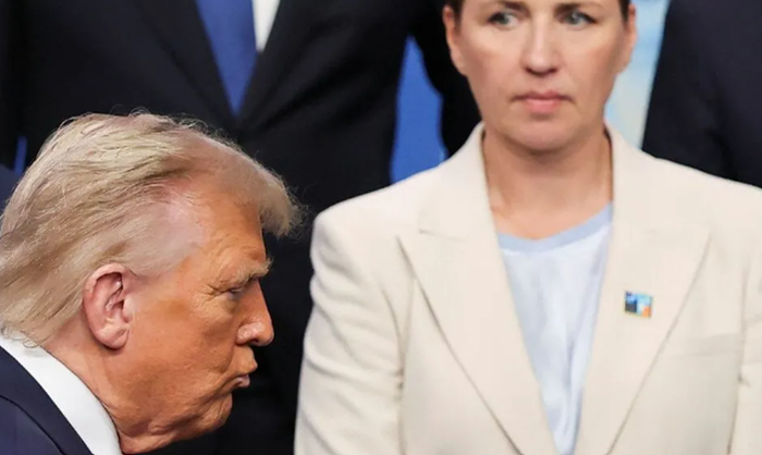 지난해 6월 네덜란드 헤이그에서 열린 나토(NATO·북대서양조약기구) 정상회의에서 도널드 트럼프(왼쪽) 미국 대통령과 메테 프레데릭센 덴마크 총리가 기념촬영을 하고 있다. ⓒAFP/연합뉴스