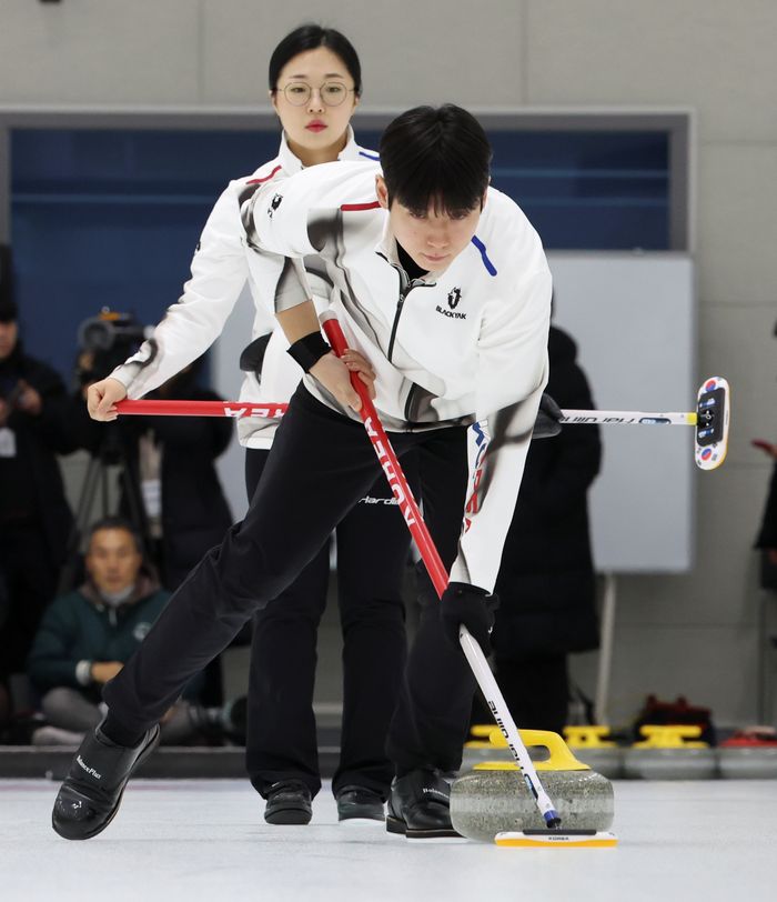 컬링 믹스더블 김선영-정영석. ⓒ 뉴시스