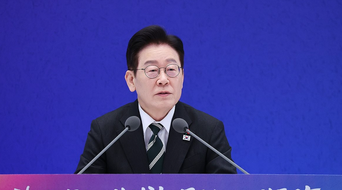 이재명 대통령이 21일 청와대 영빈관에서 열린 신년기자회견에서 발언하고 있다. ⓒ연합뉴스