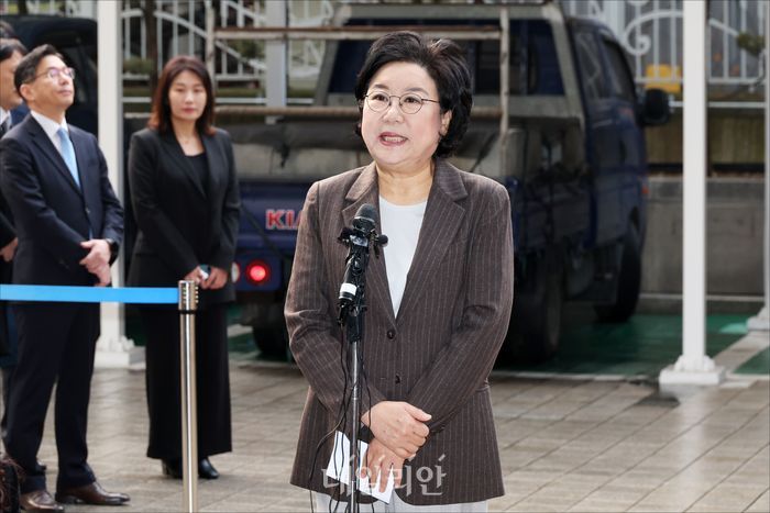 이혜훈 기획예산처 장관 후보자가 지난달 29일 오전 서울 중구 예금보험공사에 마련된 인사청문회 준비 사무실로 출근하며 취재진 앞에서 소감을 말하고 있다. ⓒ데일리안 홍금표 기자