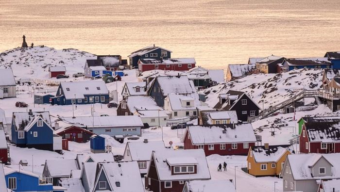 14일(현지시간) 그린란드 누크의 눈 덮인 주택가 모습. ⓒ AP/연합뉴스