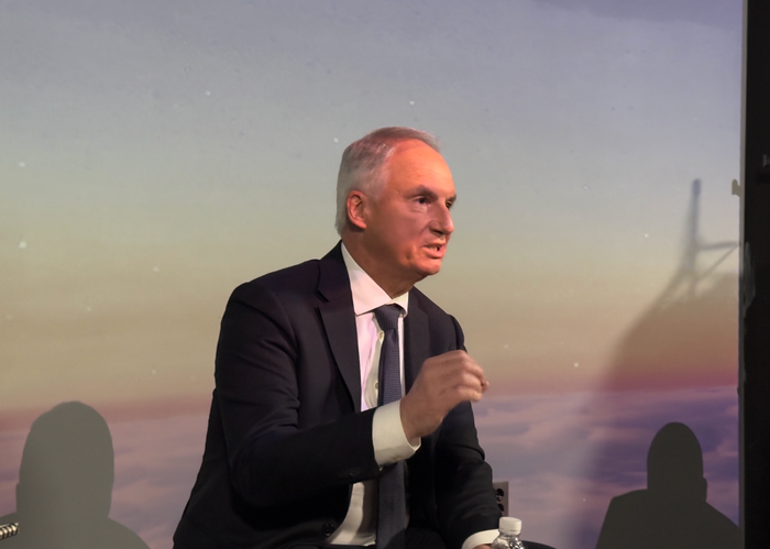 파브리스 캄볼리브 르노그룹 최고성장책임자 및 브랜드 최고경영자(CEO)가 지난 13일 필랑트 글로벌 공개행사에서 기자단과 만나 인터뷰를 하고 있다. ⓒ데일리안 편은지 기자