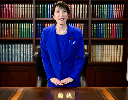 다카이치 사나에 신임 일본 자민당 총재가 4일 도쿄 관저에서 기자회견을 하고 있다. ⓒ로이터/연합뉴스