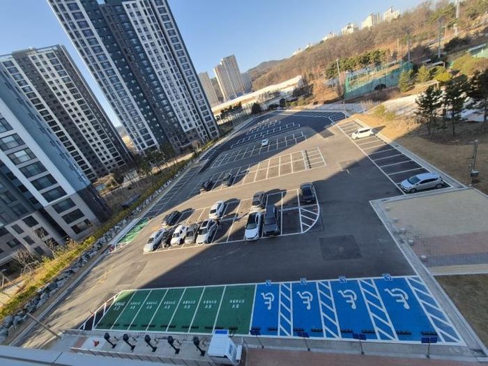 인천 중구 영종복합문화센터 주차장 전경 ⓒ 인천 중구 제공