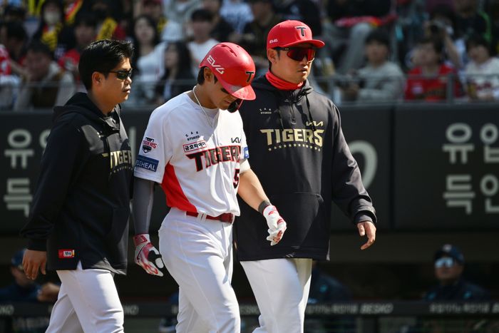 연봉이 반토막 난 김도영. ⓒ 뉴시스