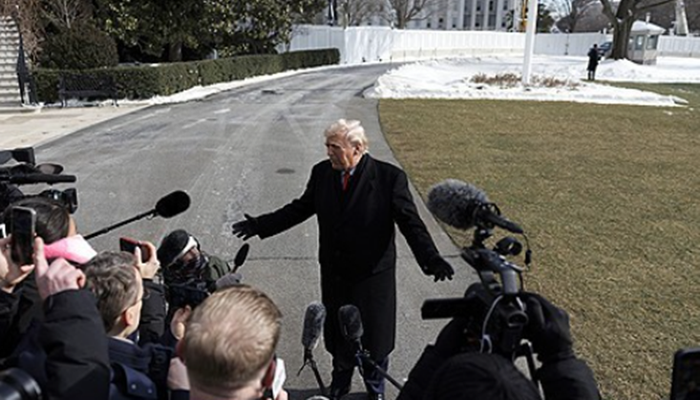 도널드 트럼프 미국 대통령이 27일(현지시간) 워싱턴DC 백악관에서 기자회견을 하고 있다. ⓒEPA/연합뉴스