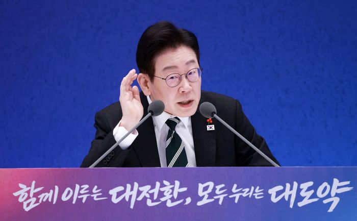 이재명 대통령이 21일 청와대 영빈관에서 열린 2026년 신년 기자회견에서 발언하고 있다. ⓒ뉴시스