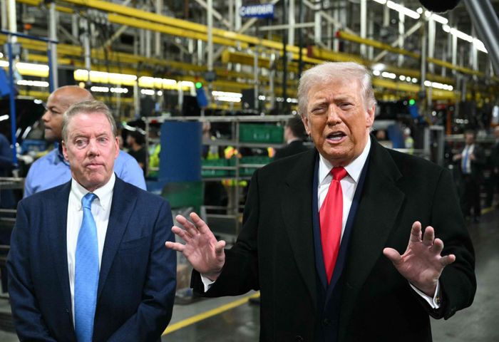 포드 공장 둘러보는 트럼프 대통령 ⓒ연합뉴스