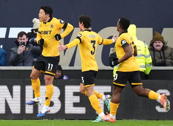 득점을 올린 뒤 기뻐하는 황희찬. ⓒ AP=뉴시스