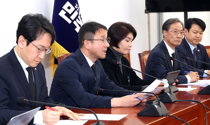 더불어민주당 한병도 원내대표가 29일 국회에서 열린 정책조정회의에서 발언하고 있다. ⓒ연합뉴스