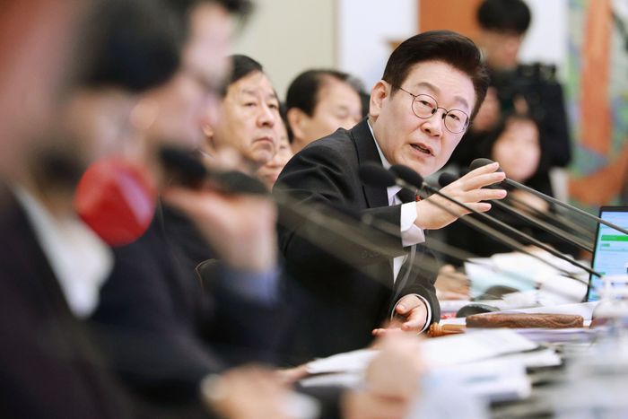 이재명 대통령이 27일 청와대에서 열린 국무회의에서 발언하고 있다. ⓒ뉴시스