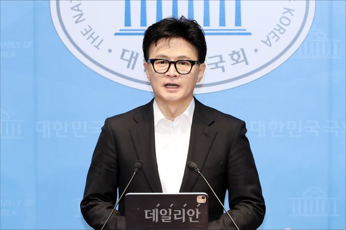 한동훈 국민의힘 전 대표가 14일 오후 국회 소통관 기자회견장에서 국민의힘 중앙당 윤리위원회의 제명 처분과 관련해 입장을 밝히고 있다. ⓒ데일리안 홍금표 기자
