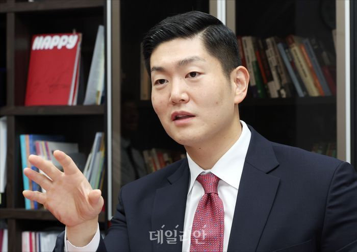 김재섭 국민의힘 의원이 18일 오전 의원회관에서 데일리안과 인터뷰를 하고 있다. ⓒ데일리안 홍금표 기자