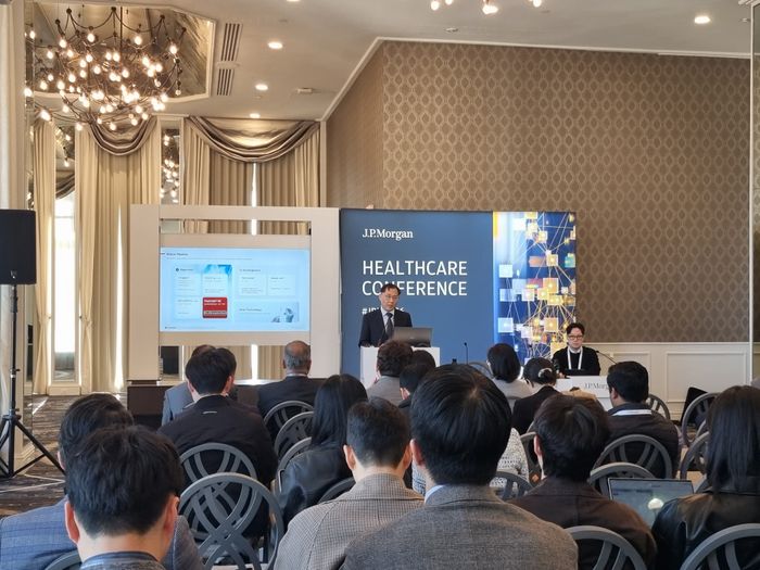 전태연 알테오젠 대표가 15일(현지시간) 미국 샌프란시스코에서 개최된 2026 JP모건 헬스케어 컨퍼런스에서 기업 전략을 발표하고 있다. ⓒ알테오젠