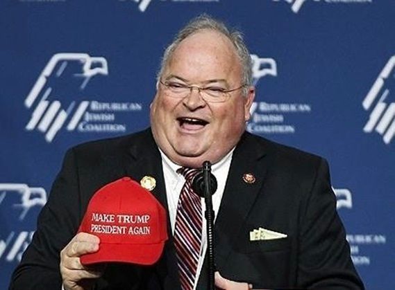 아이슬란드 주재 미국대사로 지명된 빌리 롱 전 미국 연방하원 의원이 2019년 4월6일 미 네바다주 라스베이거스에서 열린 공화당 유대인연합 리더십 회의서 연설을 하고 있다. ⓒ AFP/연합뉴스