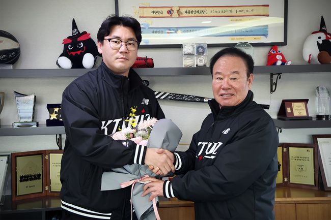 kt와 FA 계약을 체결한 장성우. ⓒ kt 위즈