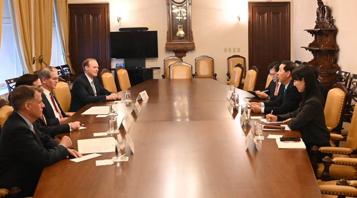 구윤철 부총리와 스콧 베선트 미국 재무장관이 지난 12일(현지시간) 워싱턴 D.C.에서 한미 재무장관회의를 개최하고 있다.[재경부 제공]