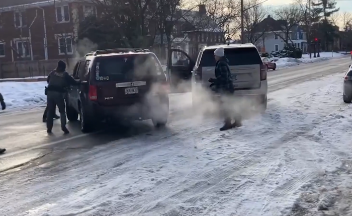 7일(현지시간) 미국 미네소타주 미니애폴리스에서 발생한 이민 단속 총격 사건. 사진=Caitlin Callenson/nyt 캡처