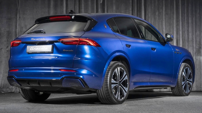 마세라티 그레칼레 폴고레.