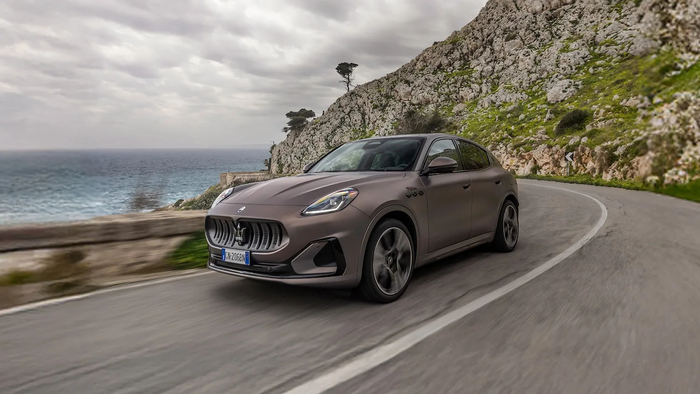 마세라티 그레칼레 폴고레.