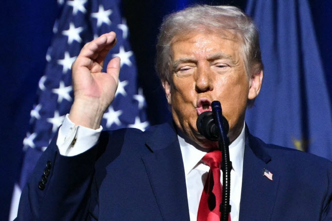 트럼프 미국 대통령이 연설하는 모습.