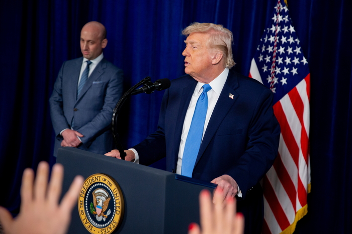 epa12624870 US President Donald Trump speaks during a news conference at the Mar-a-Lago Club in Palm Beach, Florida, USA, 03 January 2026. Venezuelan President Nicolas Maduro has been charged in the US after he was captured and flown out of Venezuela, following a series of airstrikes that mark an extraordinary escalation in the Trump administration's months-long campaign against the country. EPA/NICOLE COMBEAU / POOL/ 연합뉴스