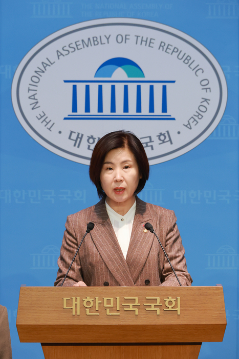 '환율 방어에 국민연금 동원' 규탄하는 보건복지위 간사 김미애 의원. 연합뉴스