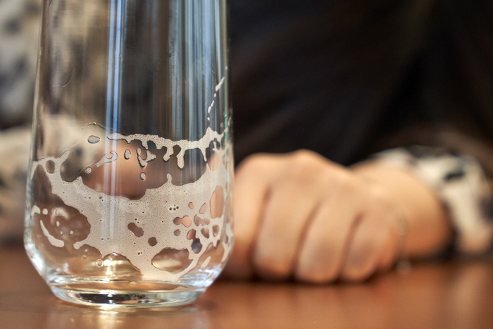 재택근무가 일과 삶의 자율성을 넓혔지만 근무 중 술을 마시는 이른바 '은밀한 음주(secret drinking)' 현상을 키우고 있다는 지적이 나오고 있다. 사진=게티이미지