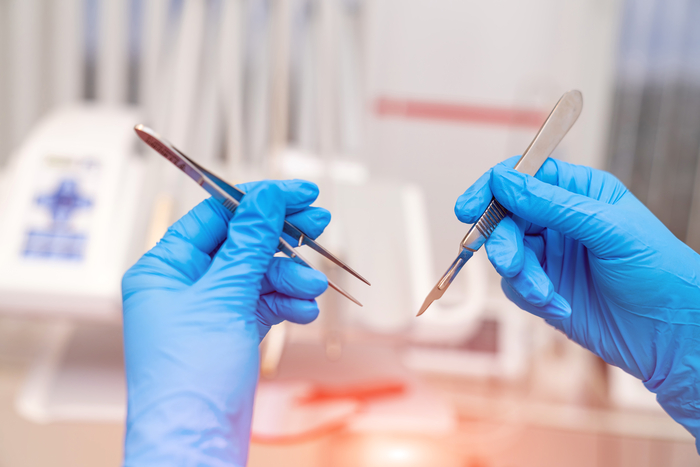 중국의 한 병원에서 제왕절개 분만 과정 중 의료진의 실수로 신생아의 손가락 일부가 절단되는 사고가 발생해 충격을 주고 있다. 사진=게티이미지