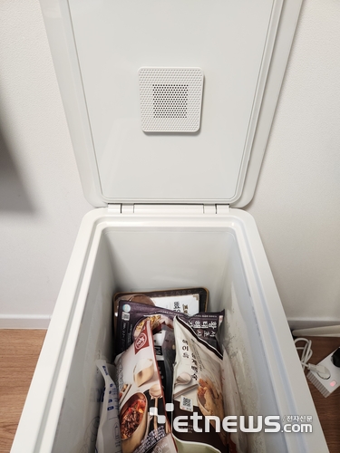 미닉스 더 시프트 내부 모습. 김치 외에 밀키트 등 냉동식품 보관에도 유용하다. (사진=김신영 기자)