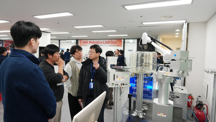 인아그룹은 지난 24일  인아오리엔탈모터 서울사무소 로봇 랩에서 '인아 로보틱스 랩 데이(INA Robotics Lab Day)' 행사를 개최했다.