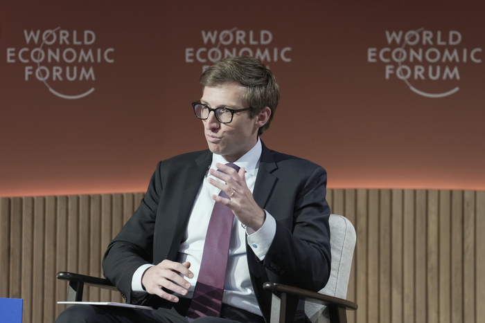 크리스 밀러 미국 터프츠대 플레처스쿨 교수