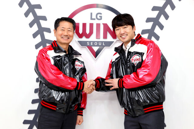 LG 스포츠 김인석 사장과 박해민./LG 트윈스