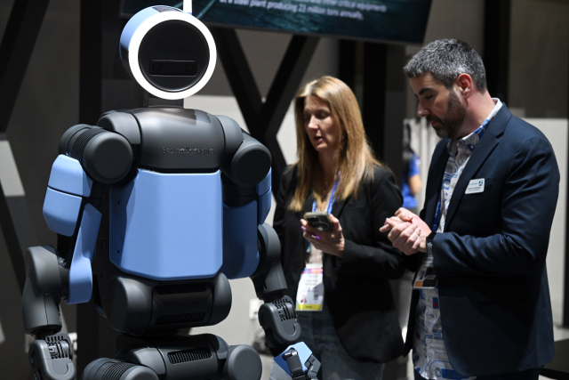 세계 최대 가전·정보기술(IT) 전시회 'CES 2026'가 개막한 6일(현지시간) 미국 네바다주 라스베이거스 컨벤션센터에 마련된 현대차그룹 부스에 휴머노이드 로봇 아틀라스가 전시돼 있다. 라스베이거스=조태형 기자