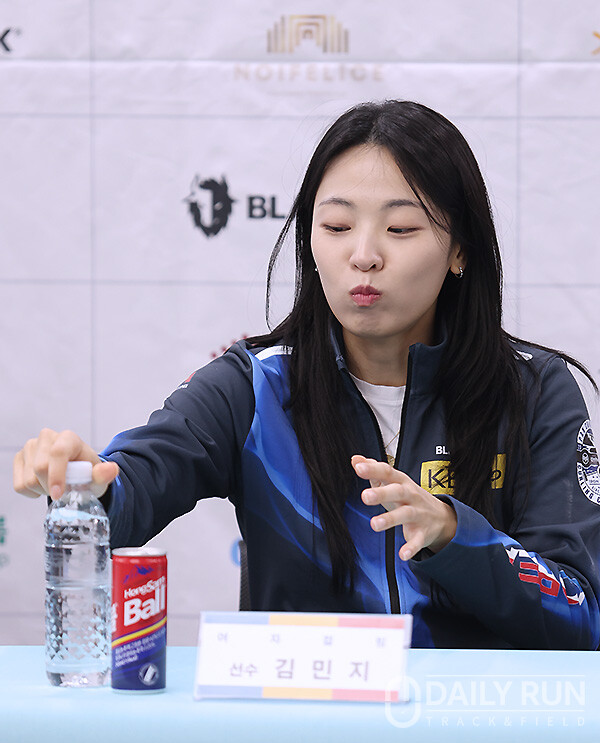 '컬링 미녀' 김민지, 다양한 표정으로 미모 과시...여자 컬링, 실력은 세계 최강!