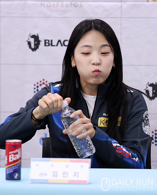 '컬링 미녀' 김민지, 다양한 표정으로 미모 과시...여자 컬링, 실력은 세계 최강!