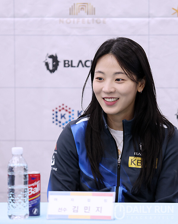 '컬링 미녀' 김민지, 다양한 표정으로 미모 과시...여자 컬링, 실력은 세계 최강!