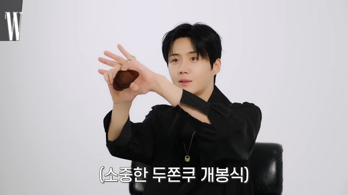 引用：YouTubeチャンネル「W KOREA」